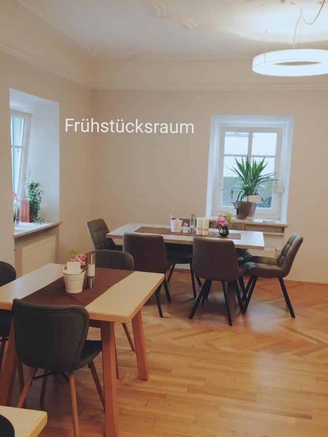 Taferne In Koestendorf - Ferienwohnung Monteurzimmer Neumarkt am Wallersee Eksteriør bilde