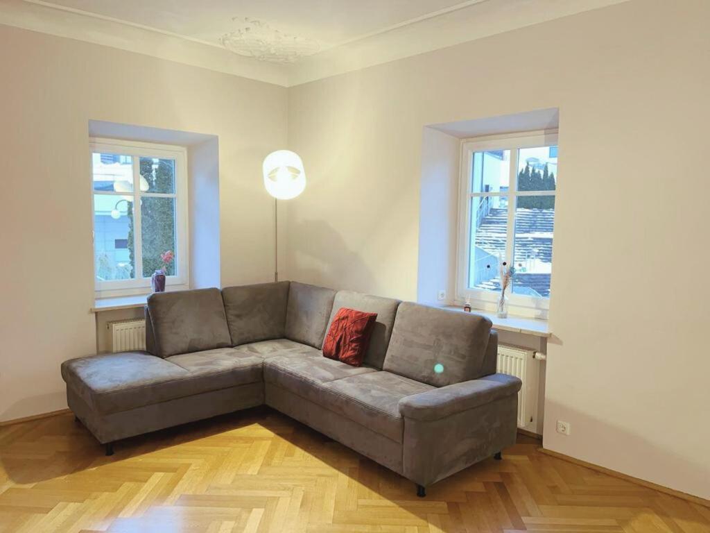 Taferne In Koestendorf - Ferienwohnung Monteurzimmer Neumarkt am Wallersee Eksteriør bilde