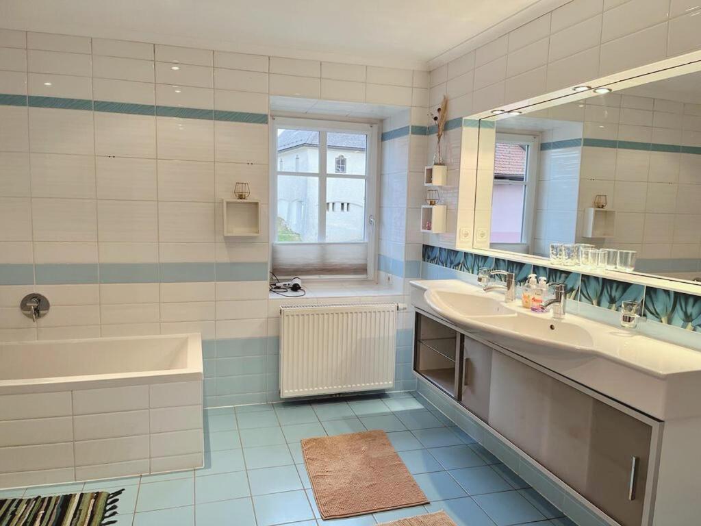 Taferne In Koestendorf - Ferienwohnung Monteurzimmer Neumarkt am Wallersee Eksteriør bilde