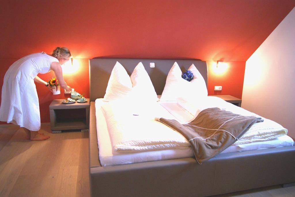 Taferne In Koestendorf - Ferienwohnung Monteurzimmer Neumarkt am Wallersee Eksteriør bilde